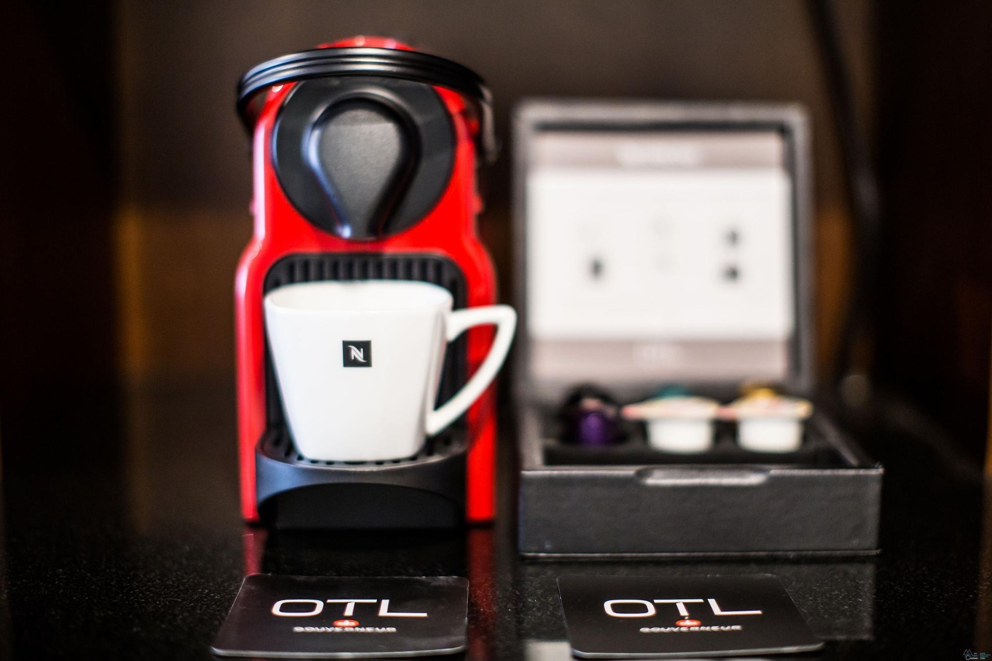 Otl Gouverneur Sherbrooke Eksteriør bilde A Nespresso Inissia machine