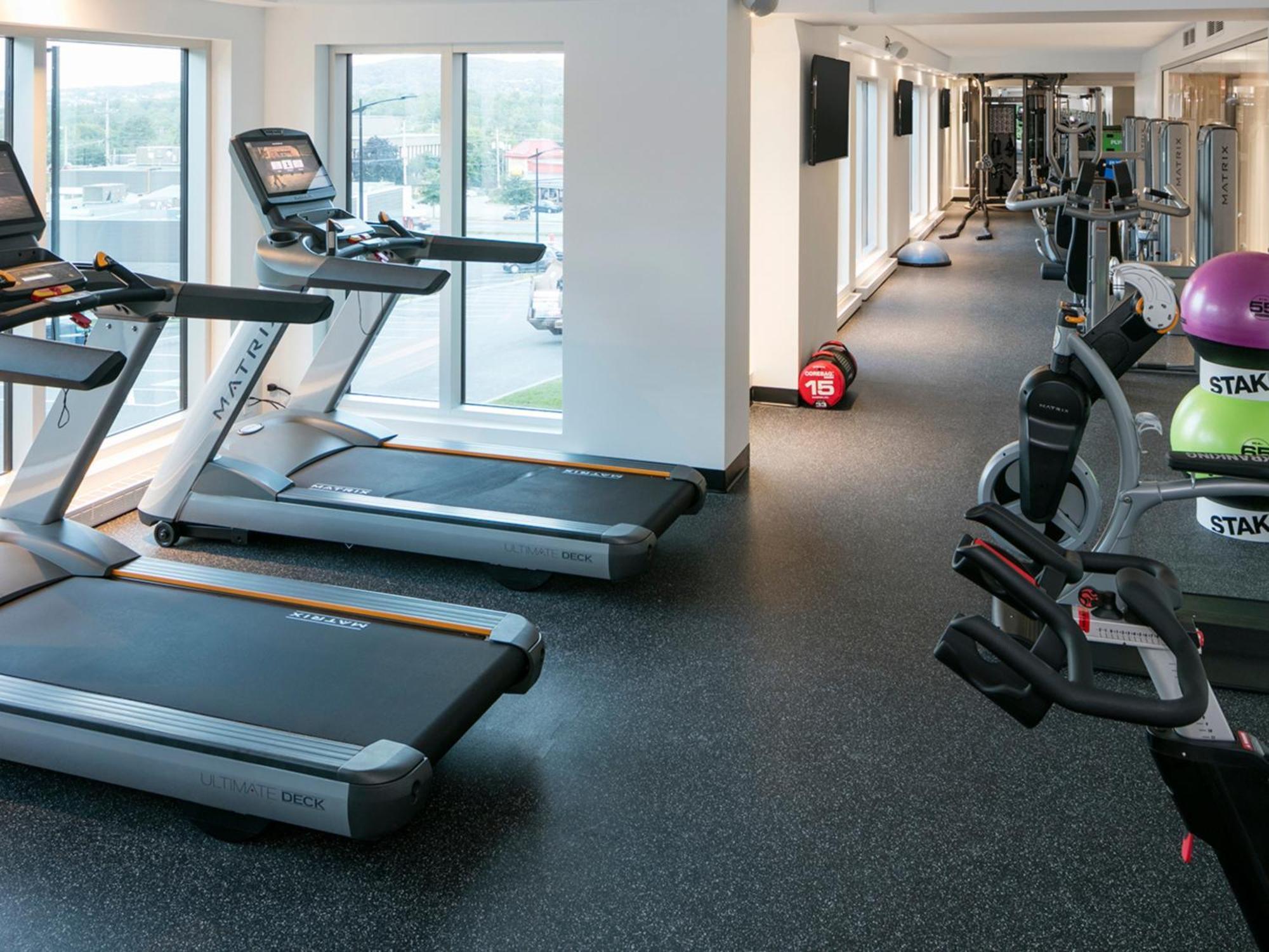Otl Gouverneur Sherbrooke Eksteriør bilde The gym at the hotel