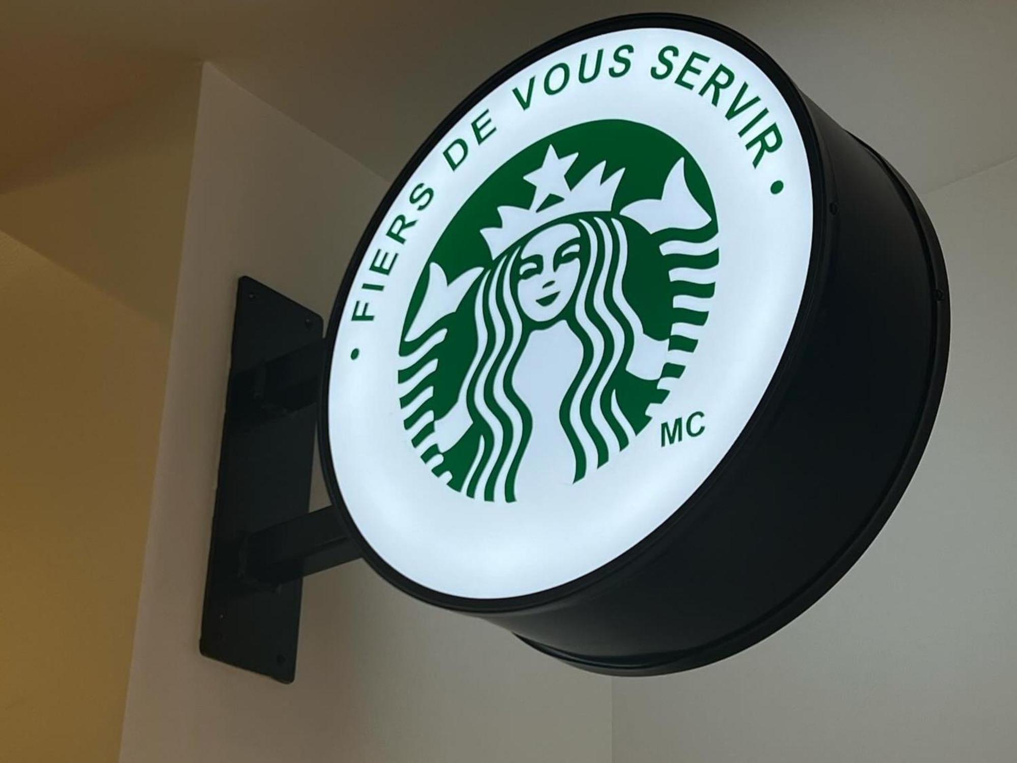 Otl Gouverneur Sherbrooke Eksteriør bilde Starbucks in Paris